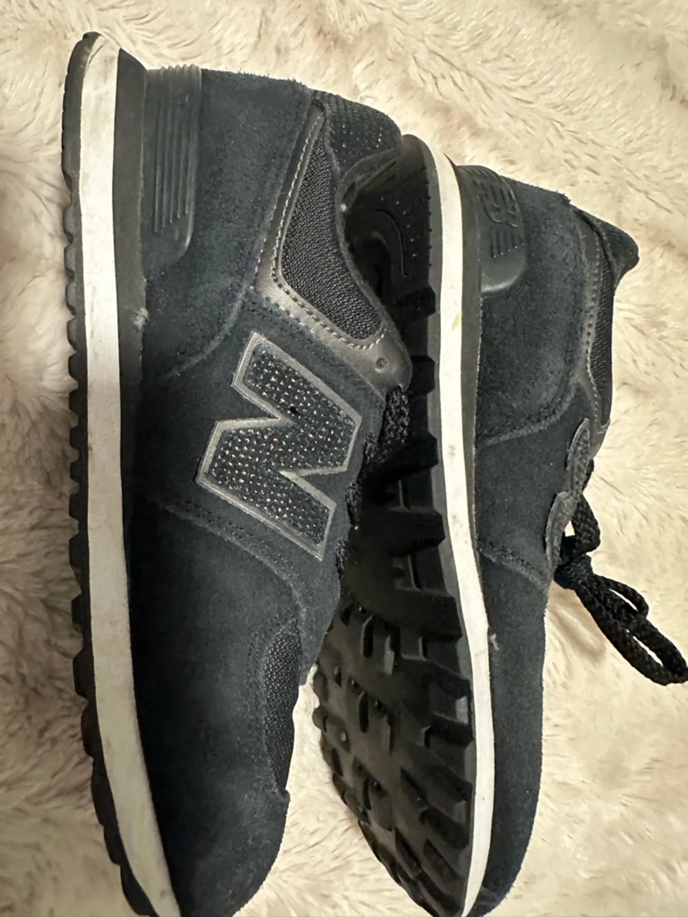 New Balance Kids Black Low-Top Lace-Up Sneakers